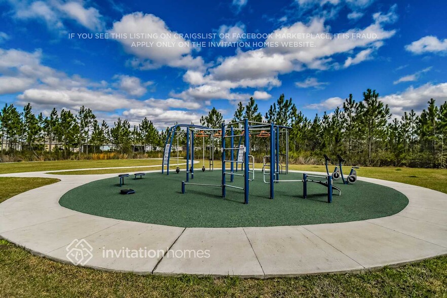 Building Photo - 9883 Lemon Balm Wy