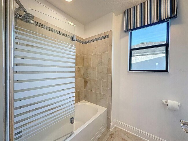 Building Photo - 10701 Laurel Vista Way