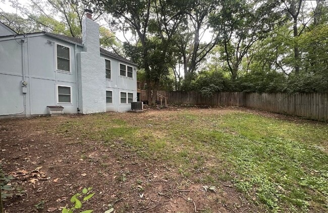 Building Photo - Spacious 3-Bed, 2-Bath Home in KCK