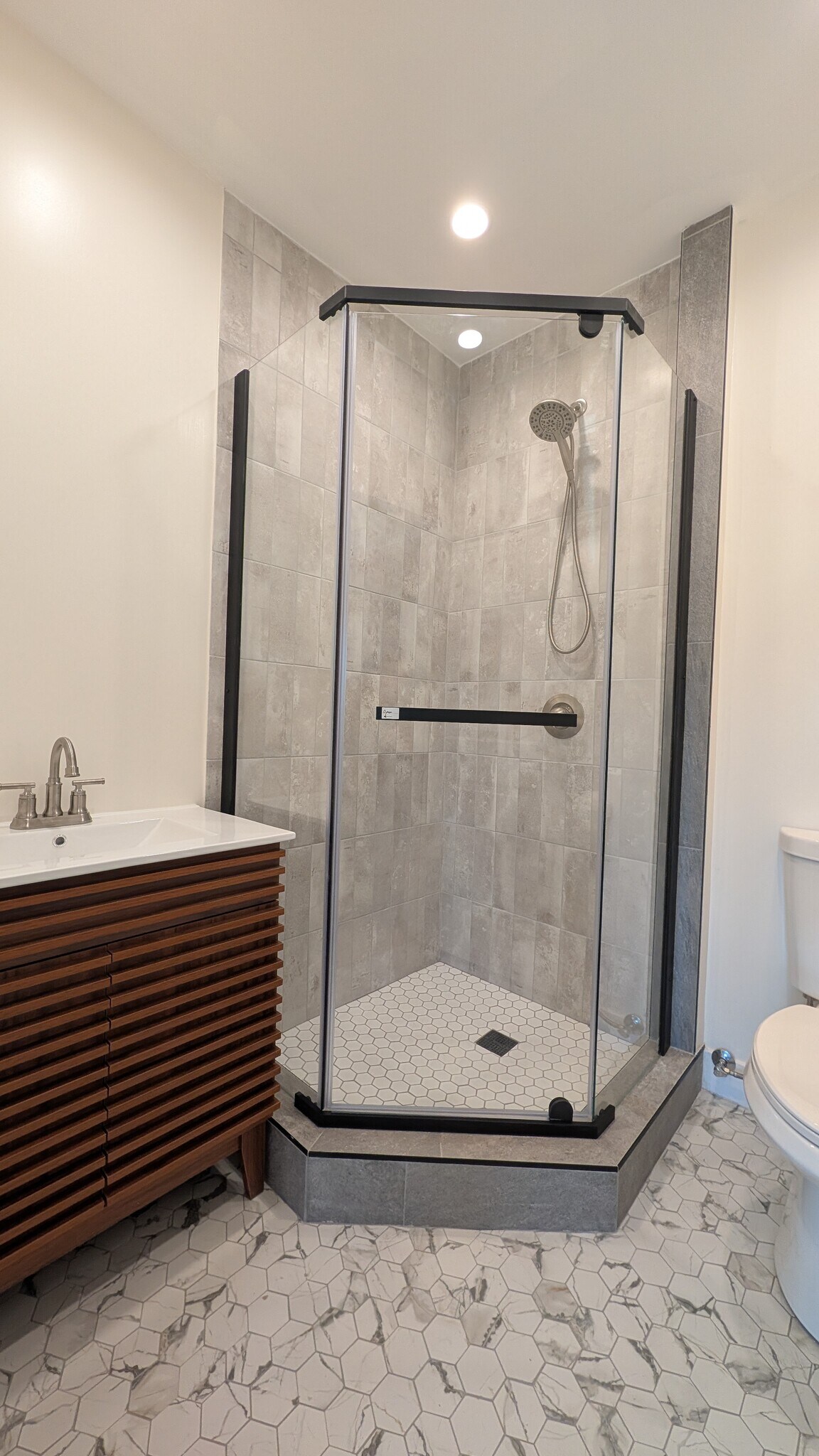 Building Photo - 16625 Osborne St