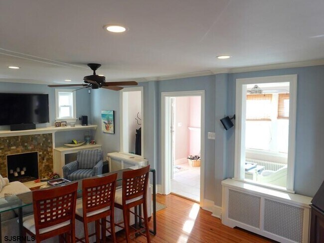 Building Photo - 11 S Baltimore Ave