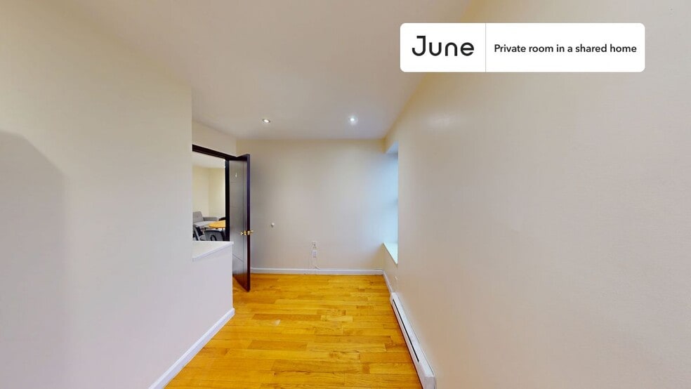 Building Photo - Room in Shared 4 bed/1 bath home