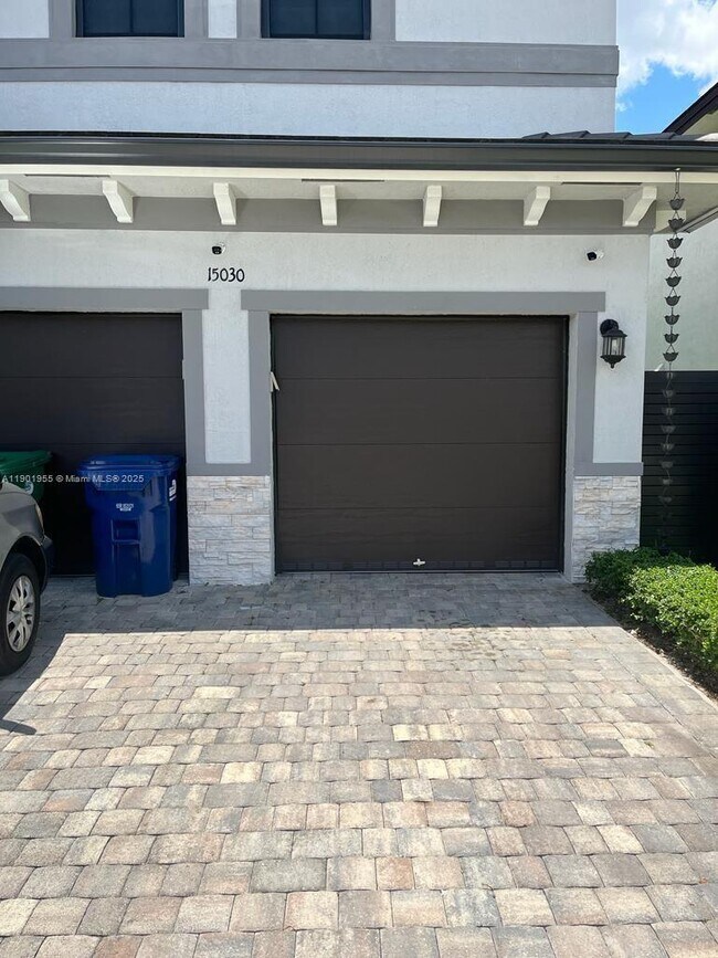 Building Photo - 15030 SW 28th St