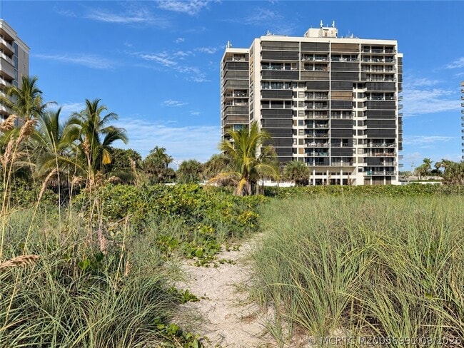 Building Photo - 3100 N Hwy A1A