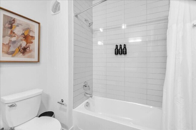 Building Photo - 5100 W Park Ave