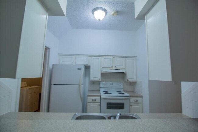 Building Photo - 709 Castle Ridge Rd