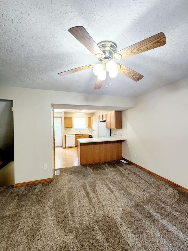 Building Photo - 2 br, 1.5 bath House - 4 Bakers Pointe