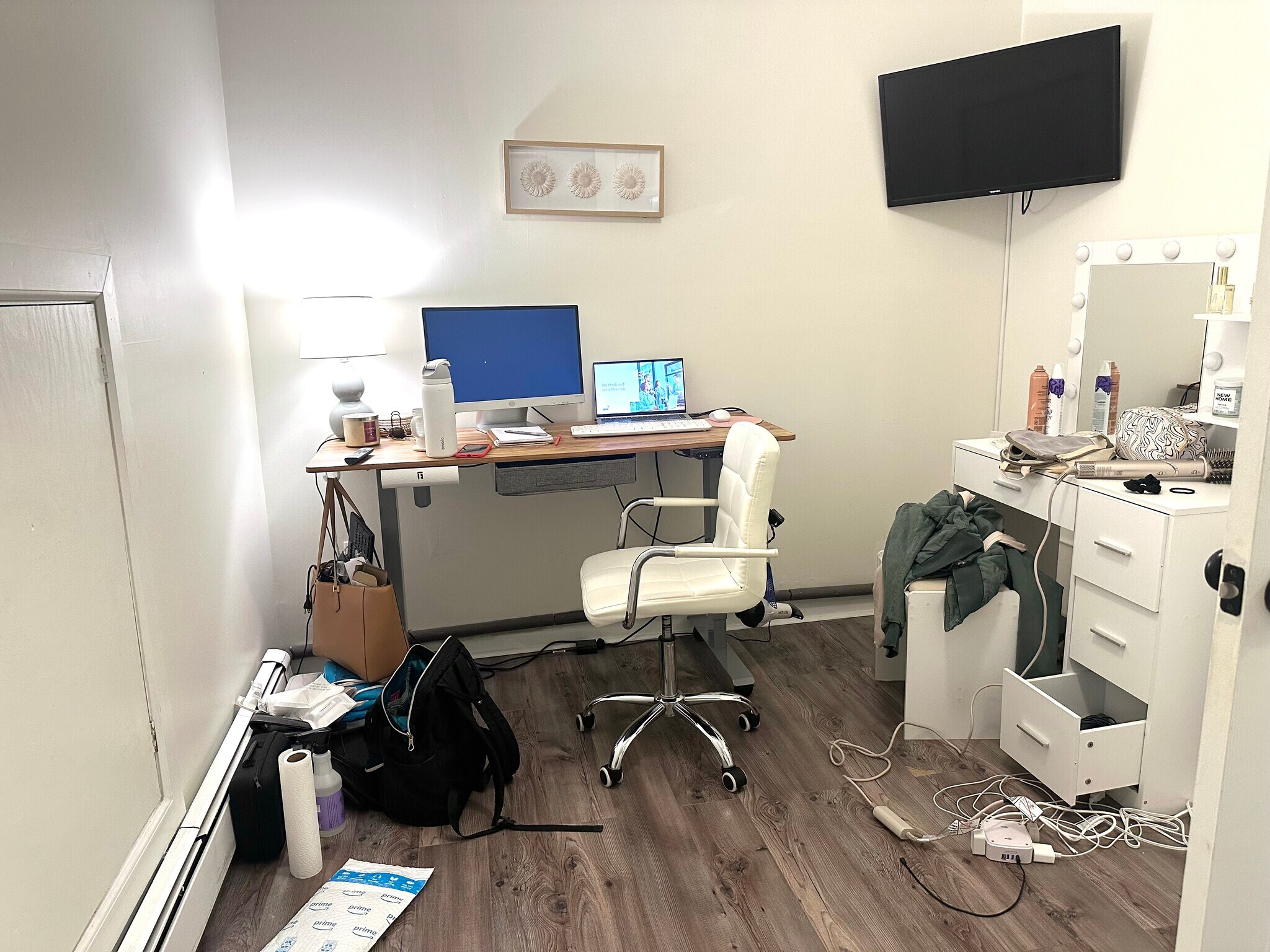 Building Photo - 10 Clinton St