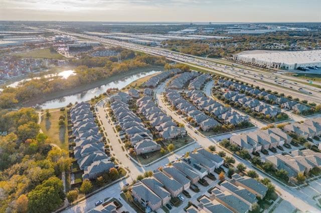 Building Photo - 630 Bridge St