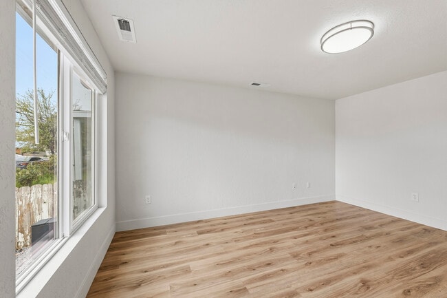 Building Photo - 3022 Jefferson Ave