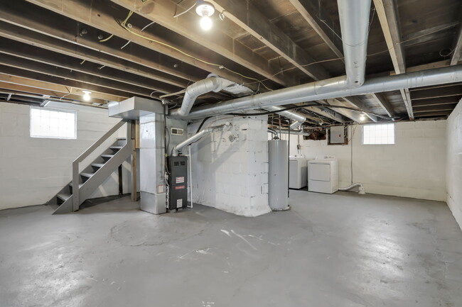 Building Photo - 418 Townsend Ave