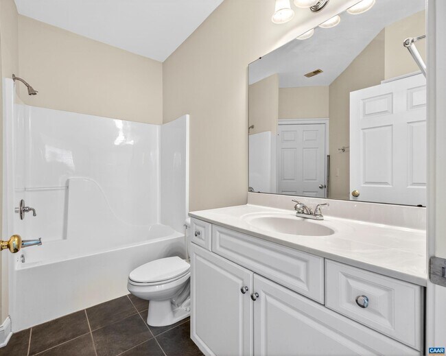 Building Photo - 949 Glenwood Station Ln