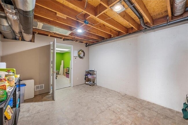 Building Photo - 4508 Pine Hill Terrace NE