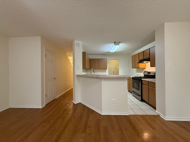 Building Photo - Schreiber Properties1 (2304 Granberry Dr)