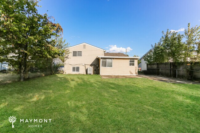 Building Photo - 2897 Falcon Bridge Dr