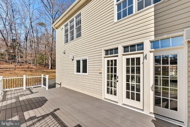 Building Photo - 8138 Rondelay Ln