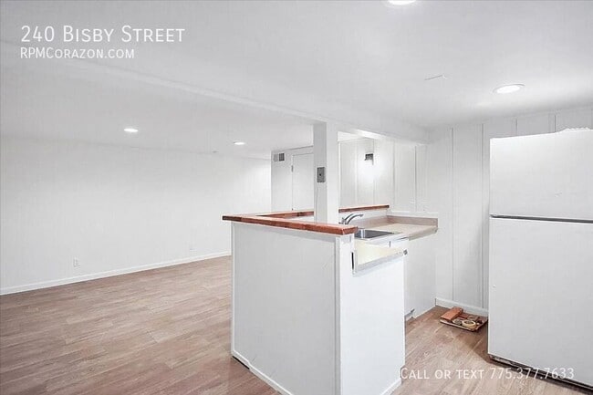 Building Photo - 240 Bisby St