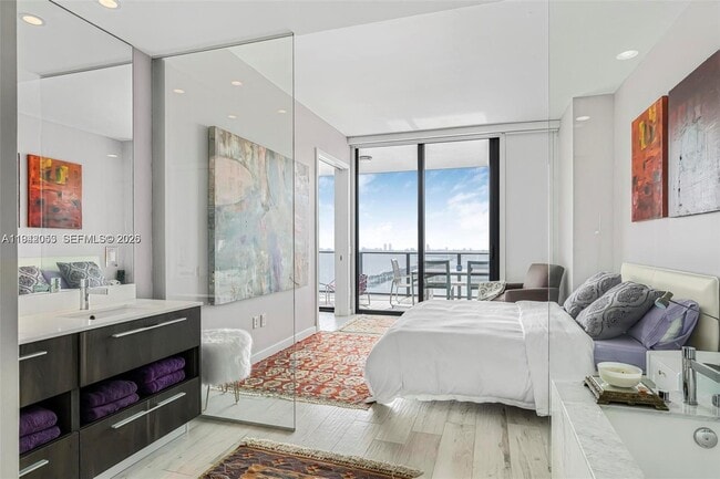 Building Photo - 480 NE 31st St