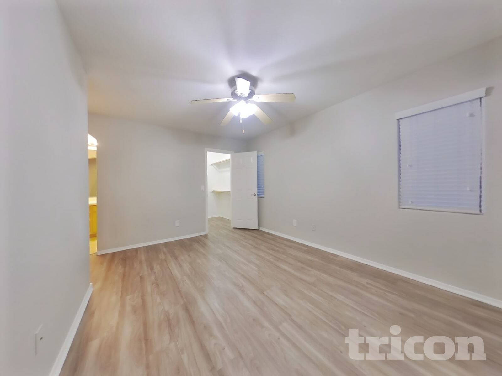 Building Photo - 10268 W Sands Dr