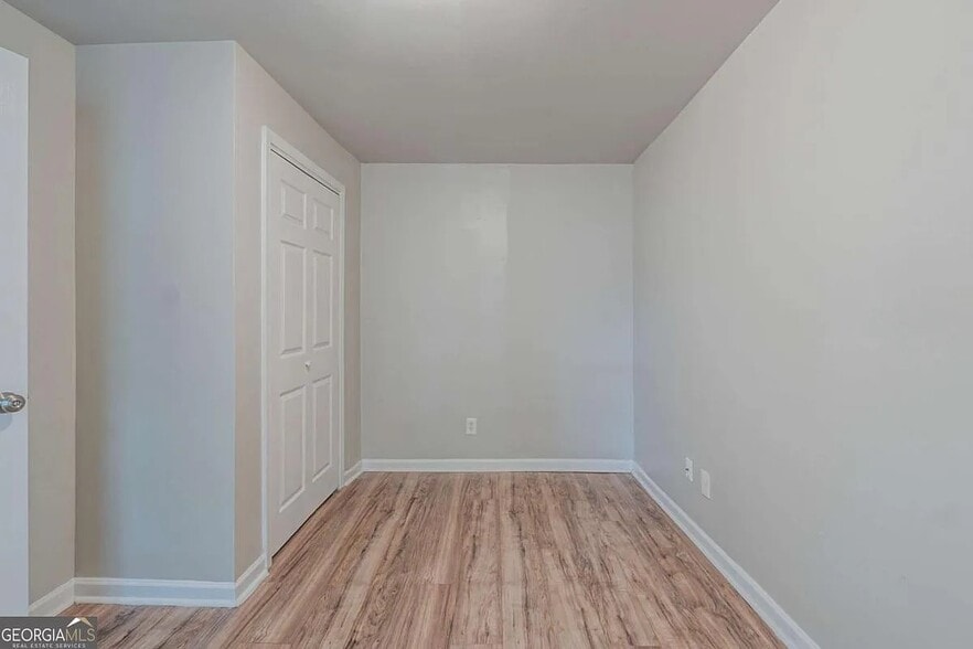 Building Photo - 3140 Delowe Dr