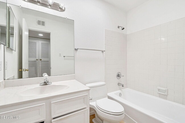 Building Photo - 3223 Isla Morada Dr