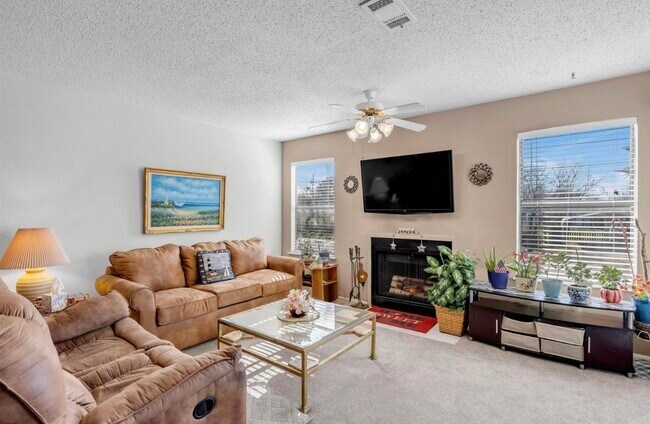 Building Photo - 604 Highcrest Dr