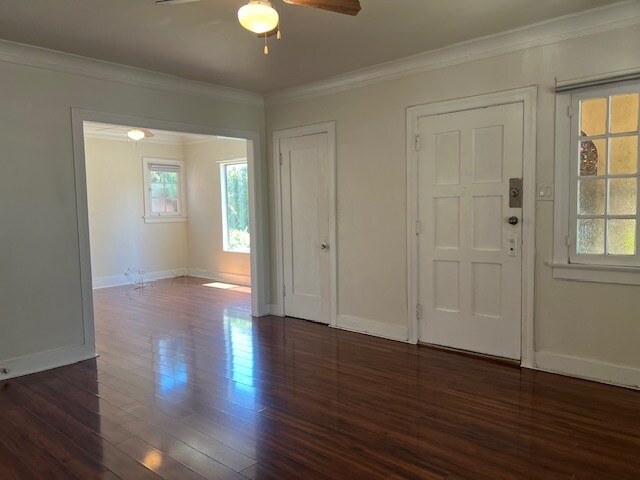 Living room - 1018 1/2 N Serrano Ave