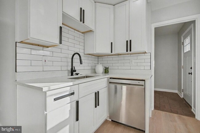 Building Photo - 1729 Dana St