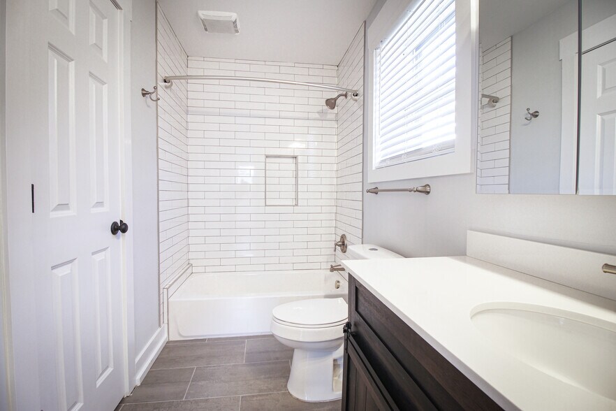 Building Photo - 515 flint st