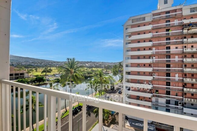 Building Photo - 2509 Ala Wai Blvd