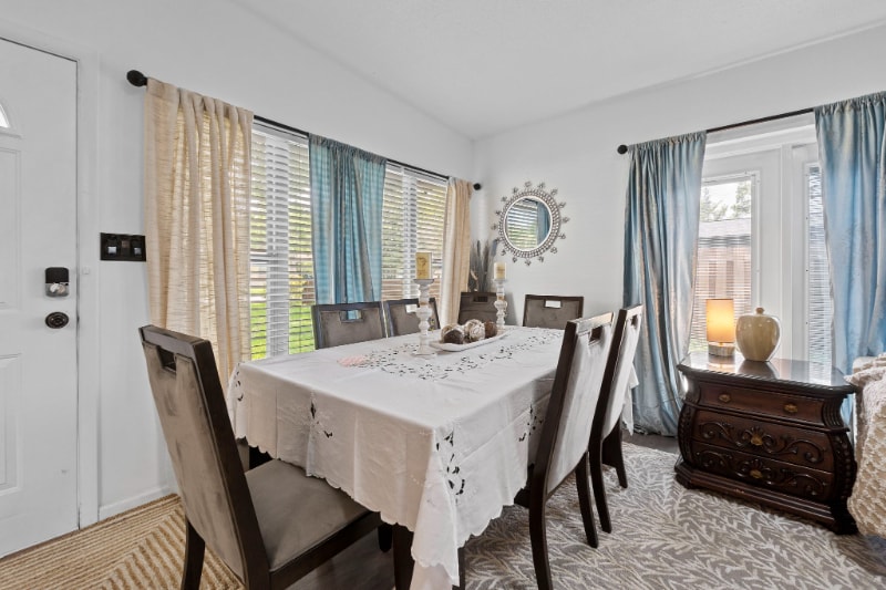 Building Photo - 228 Sunset Dr