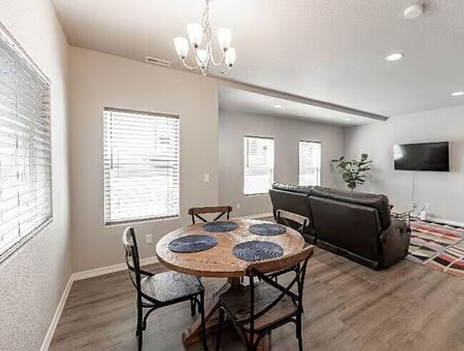 Building Photo - $2600 - 3BR/2.5BA Charming fully furnished...