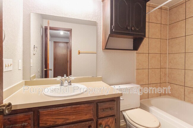 Building Photo - 930 SW 63rd St