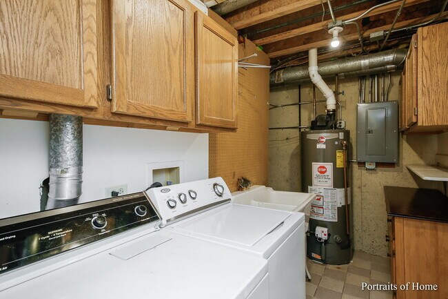 Building Photo - 325 N Loomis St