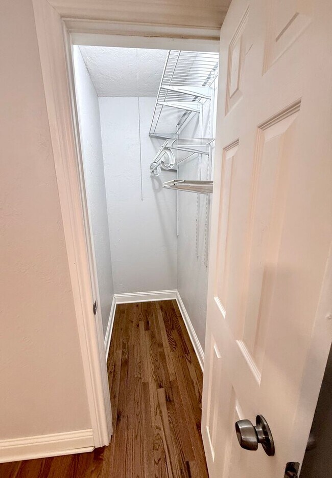 Building Photo - MOVE-IN SPECIAL: Beautiful  2BD 1BA, Stand-Alone Apartment in Historic Crown Heights!!!