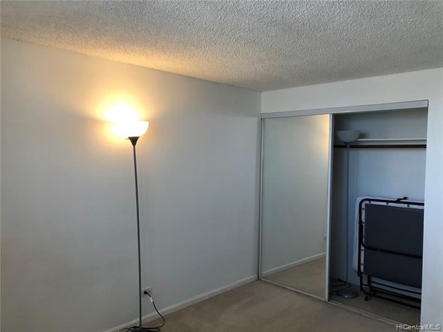Building Photo - 2211 Ala Wai Blvd