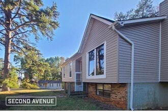 Building Photo - 1100 Moonglow Cir