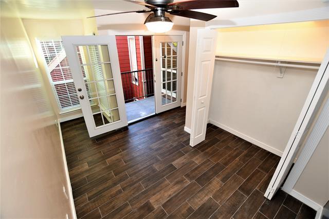 Building Photo - 9821 Walnut St