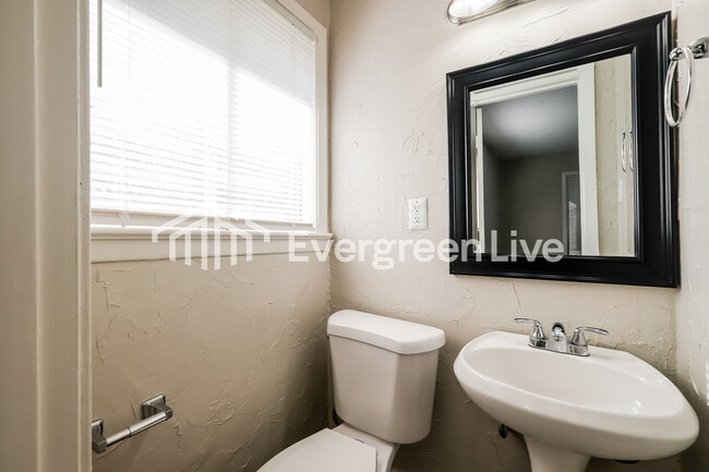 Building Photo - 236 S Canton Club Cir