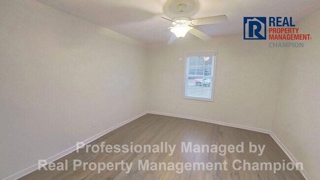 Building Photo - 3 BD/2 BA Home w/Split Bedrooms, Bonus Room, Fenced Yard & Attached Garage