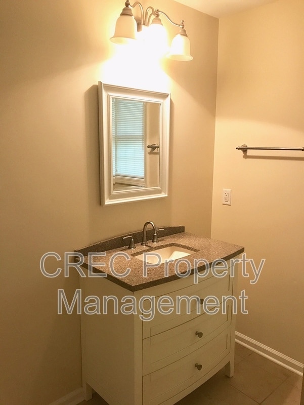 Building Photo - 205 Weber Rd