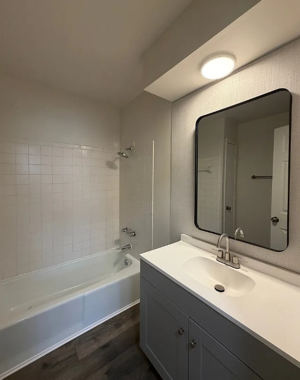 Building Photo - 5711 NW Hillside Dr