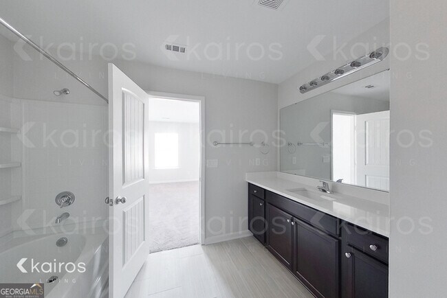 Building Photo - 18 Duluth Dr