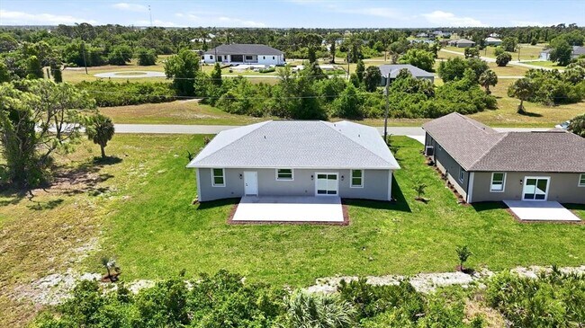Building Photo - 8 Bank Ct