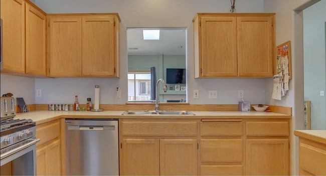 Building Photo - This Immaculate Single Level Ranch Home is a Must See!