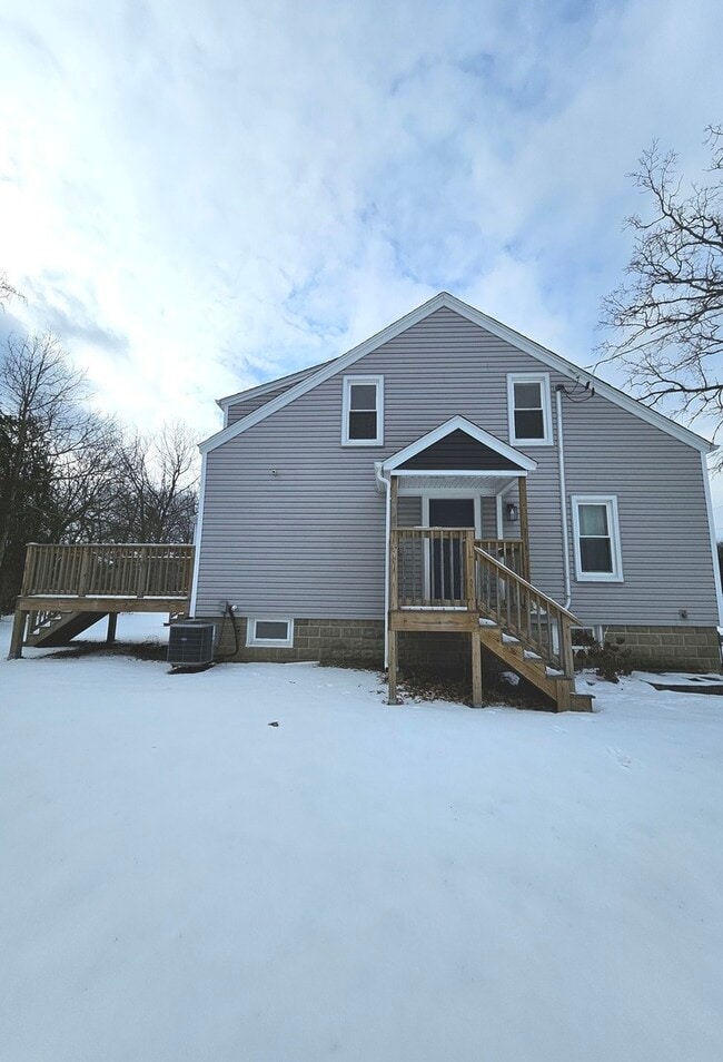 Building Photo - 16637 W Brockman Ave