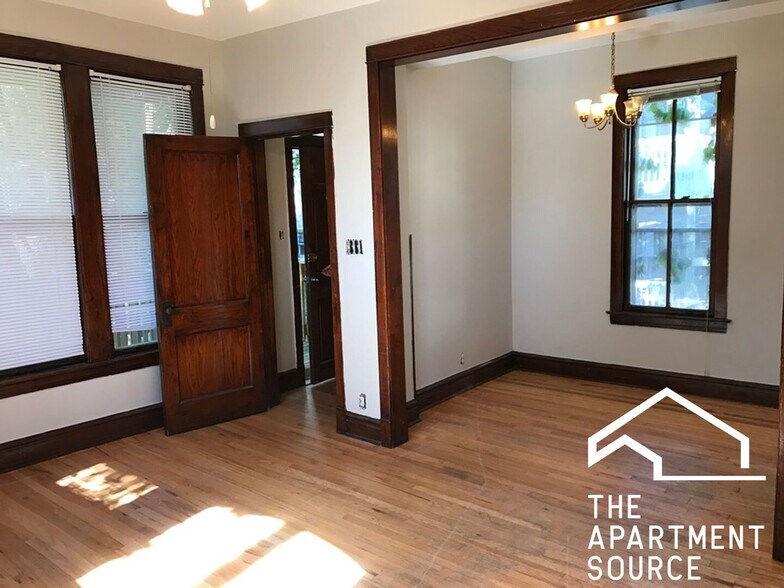Building Photo - 3047 N Clifton Ave