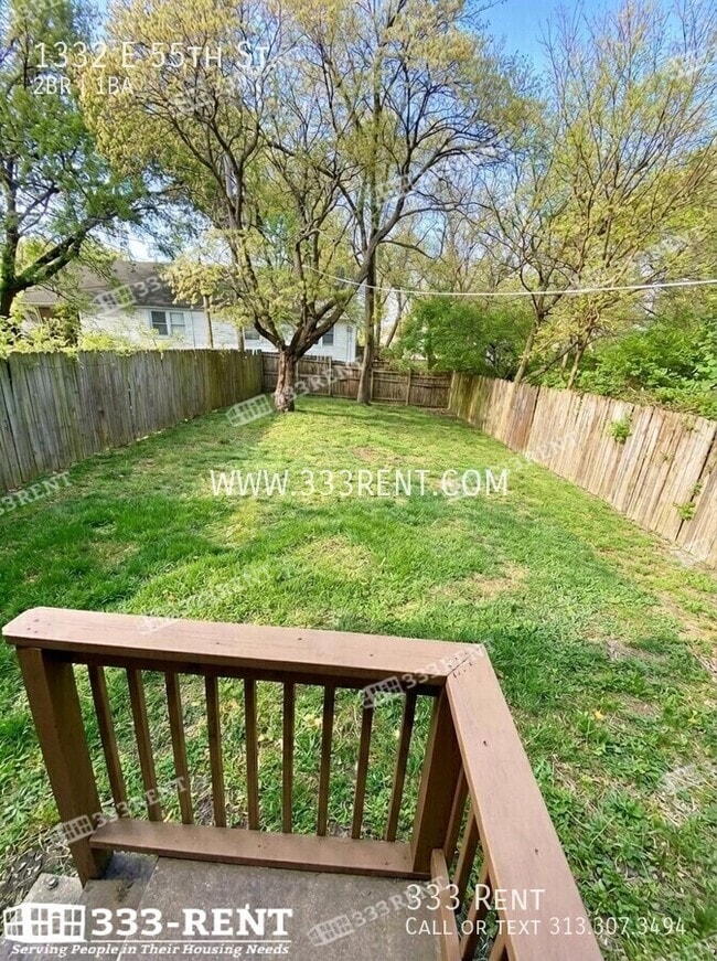 Building Photo - 1332 E 55th St