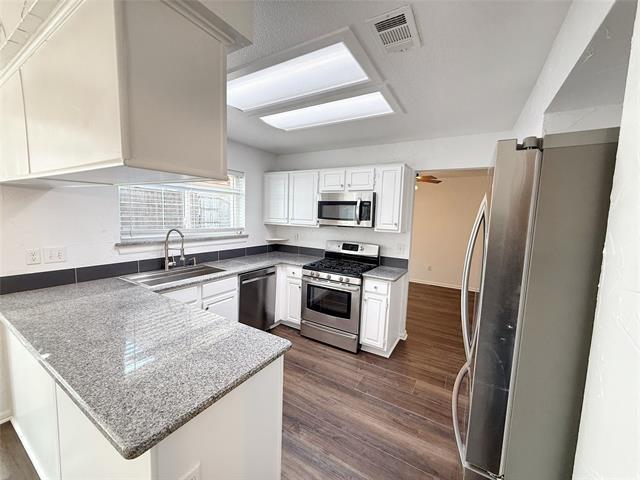 Building Photo - 1713 River Birch Dr