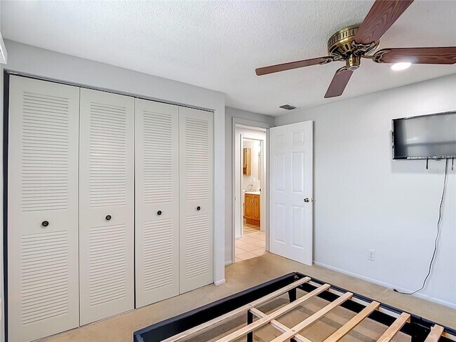 Building Photo - 7916 Woodgrove Cir